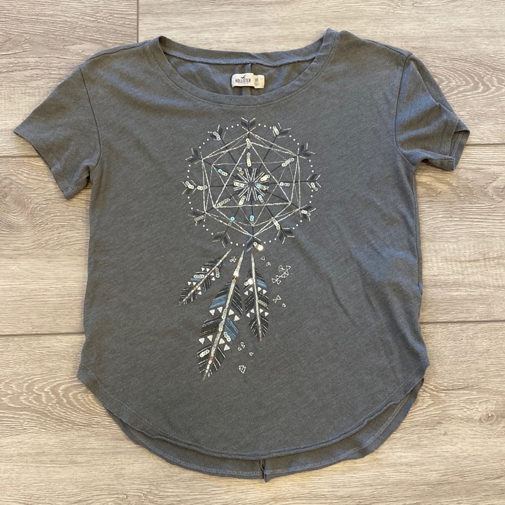 HOLLISTER TEE SIZE XS